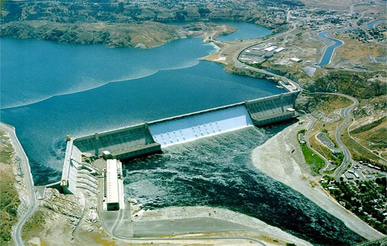 Grand Coulee Dam on Columbia river, Washington 